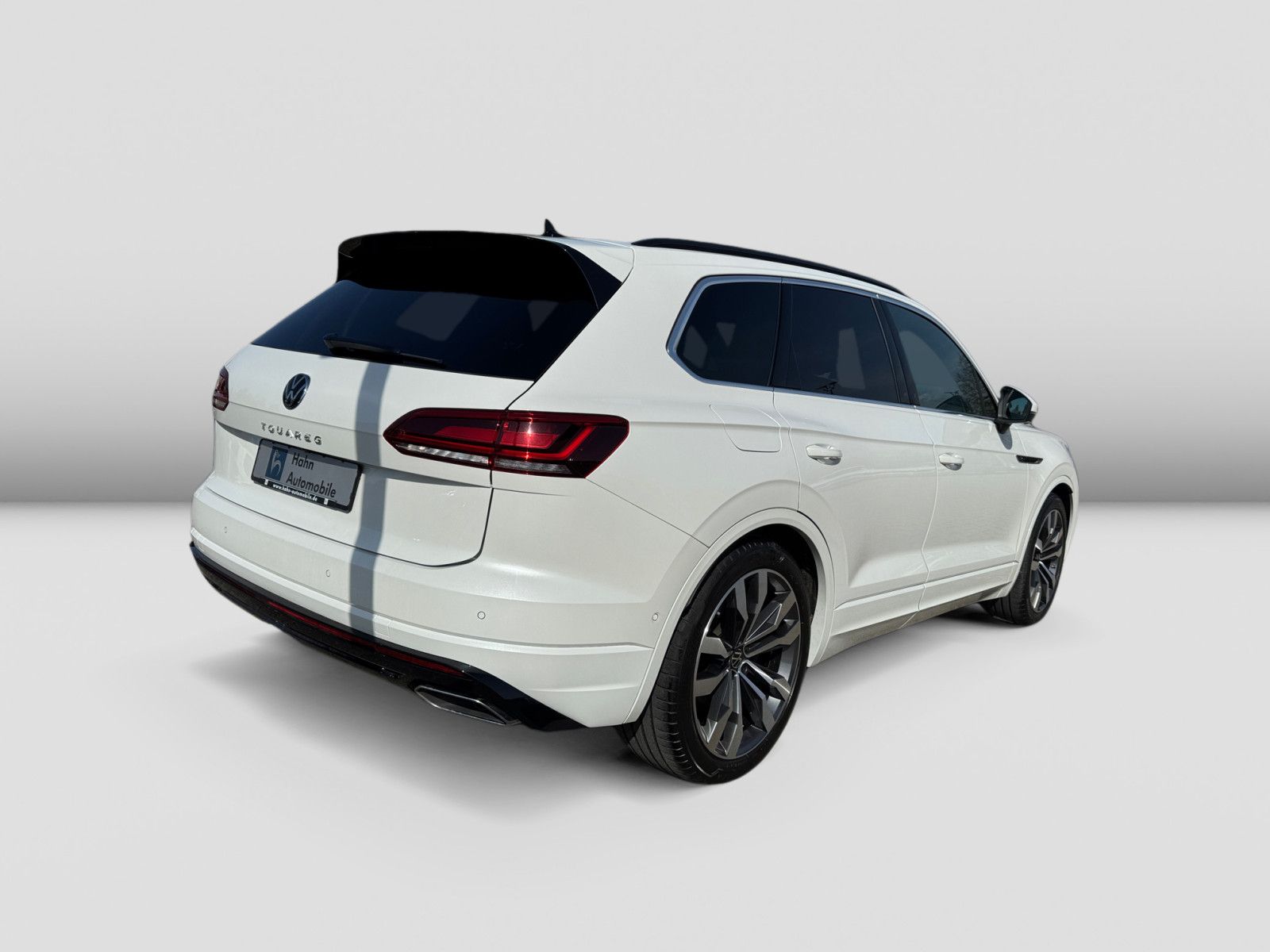 Volkswagen Touareg 3.0TDI R-Line AHK Luft Standhz Pano Cam