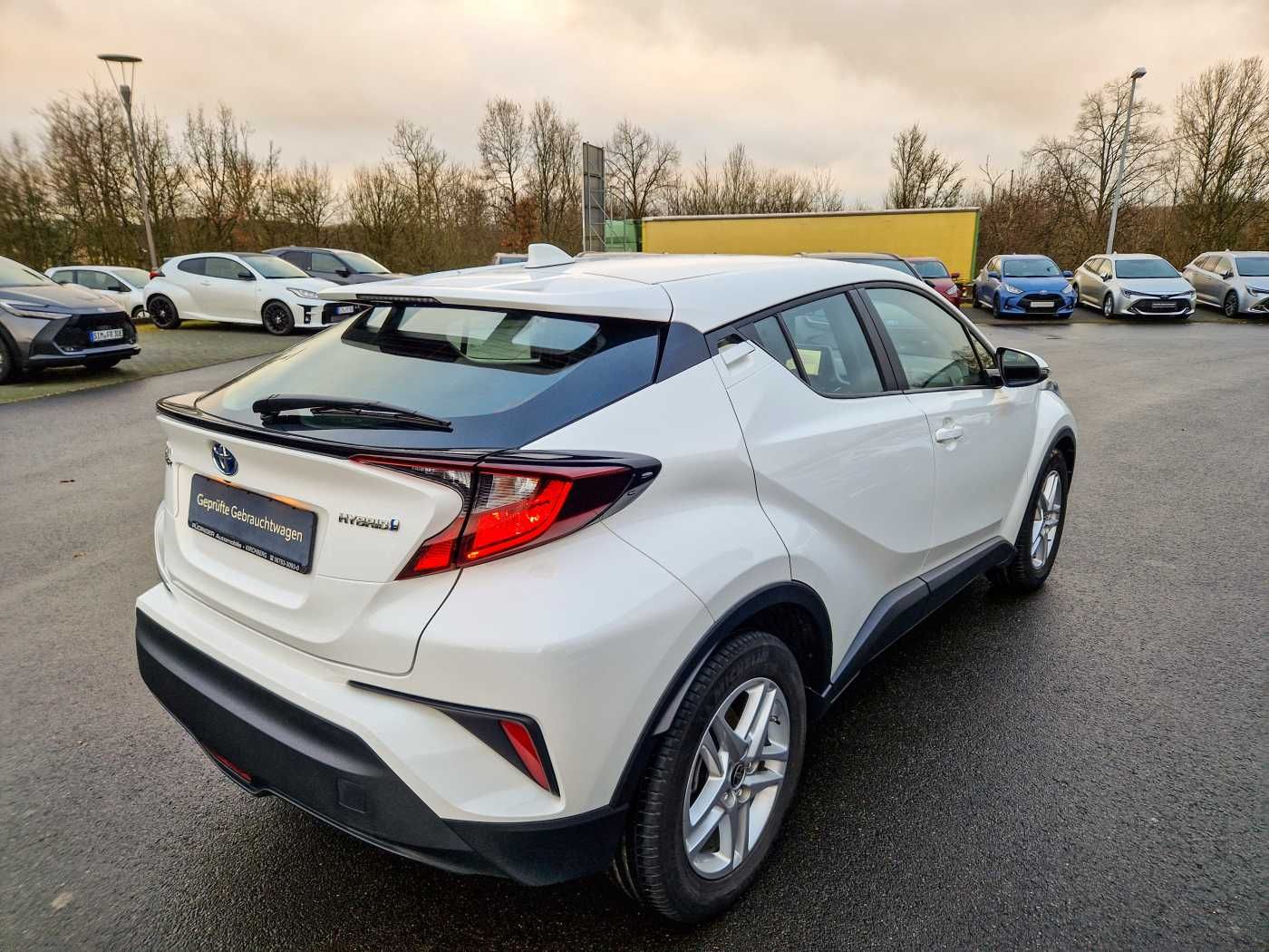 Toyota C-HR Hybrid Flow - Samsaru's Car Outlet