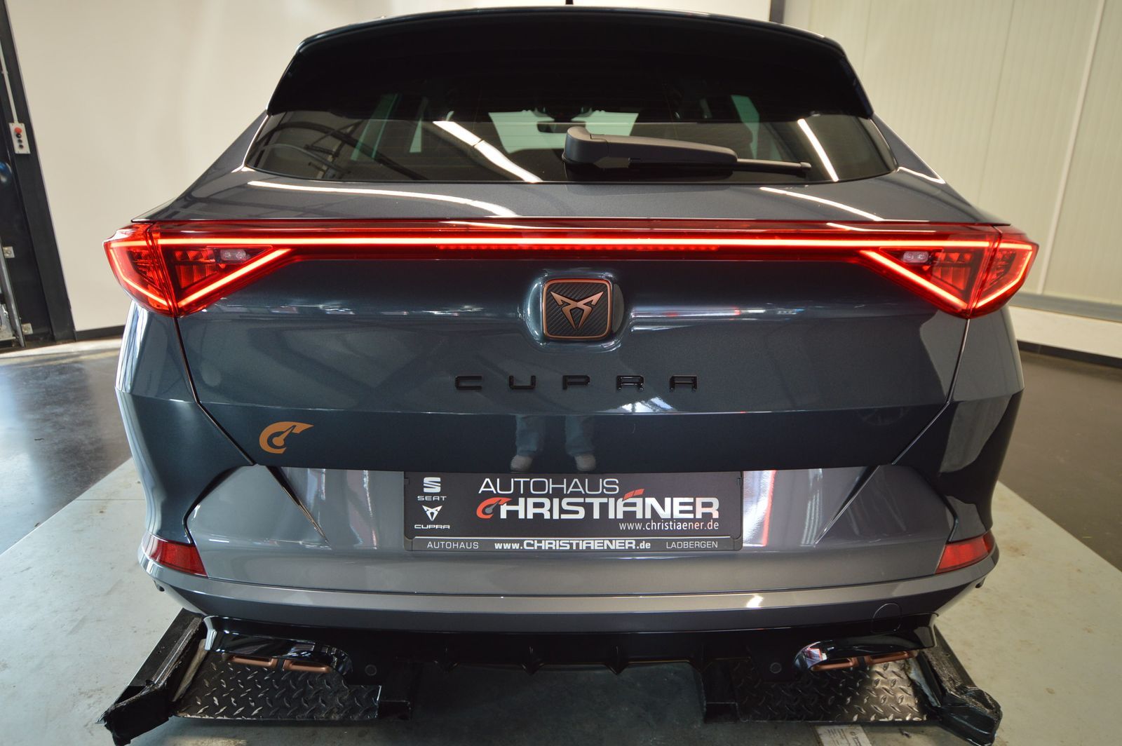 Cupra Formentor VZ 1.4 e-HYBRID - Samsaru's Car Outlet