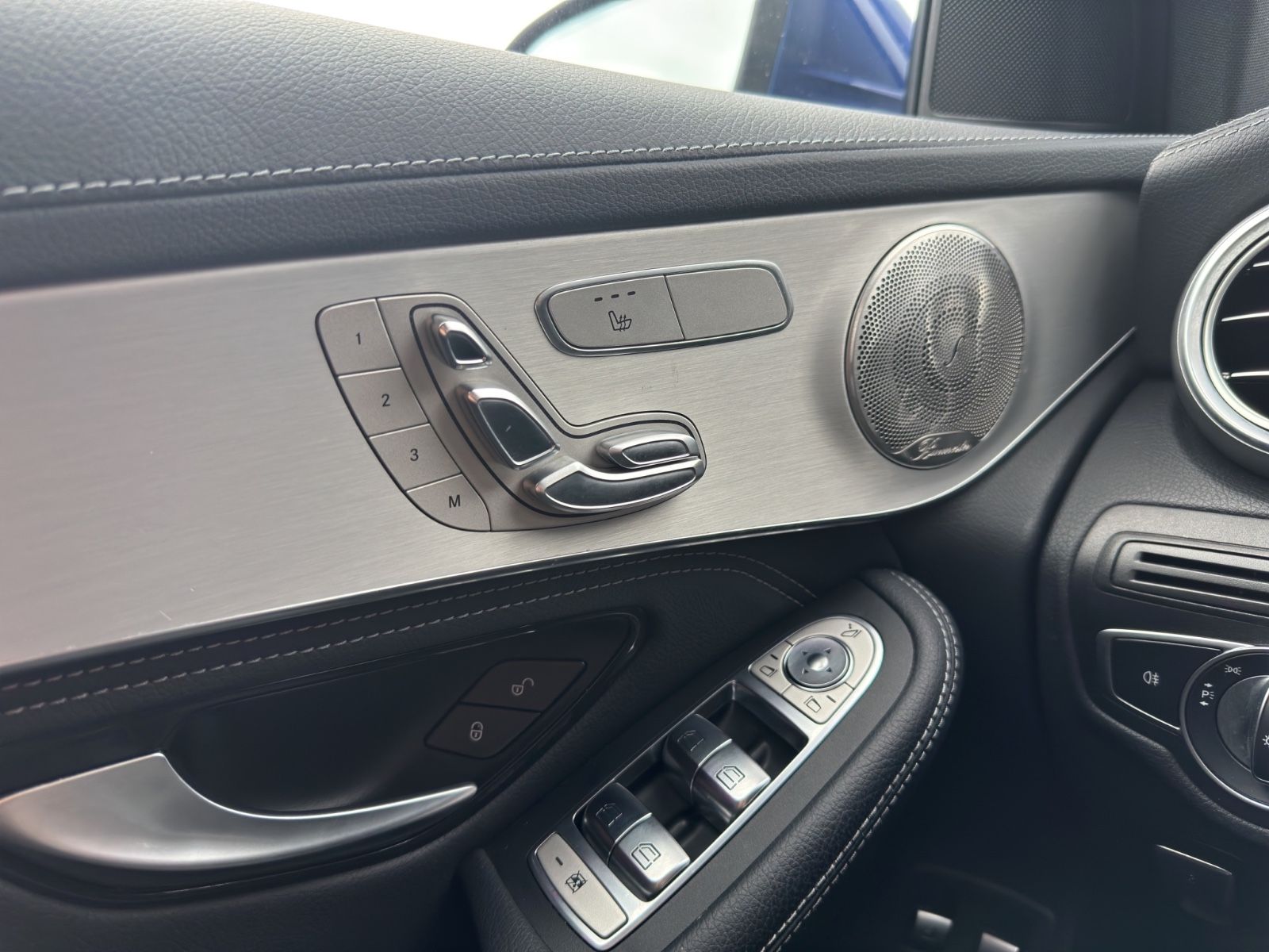 Mercedes-Benz GLC 300 e 4MATIC - Samsaru's Car Outlet