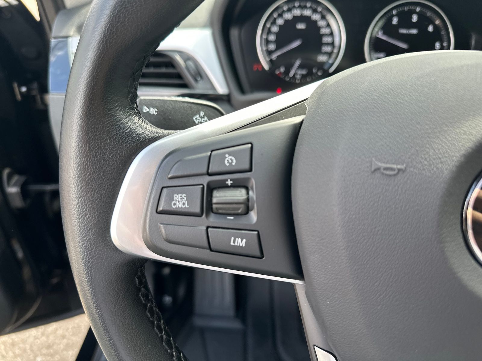 BMW X1 xDrive18d Advantage - Samsaru's Car Outlet