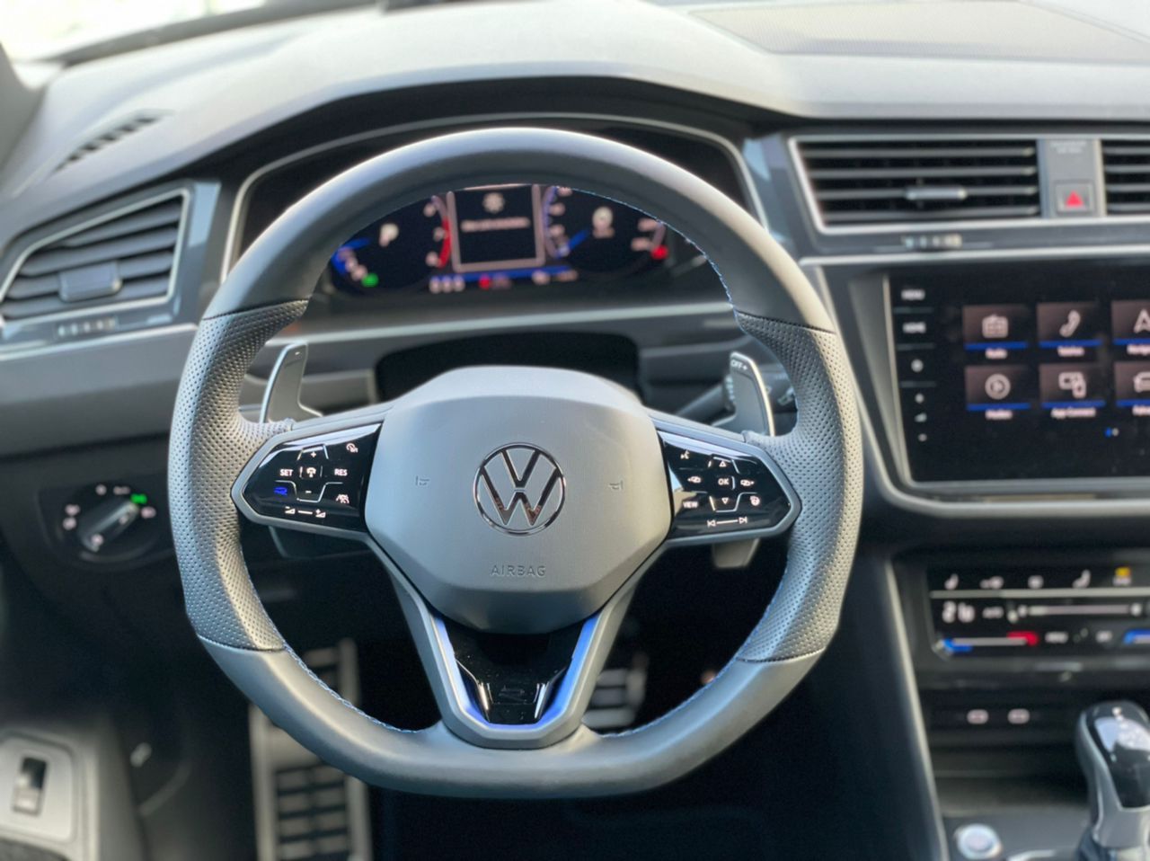 Volkswagen Tiguan R 4Motion - Samsaru's Car Outlet
