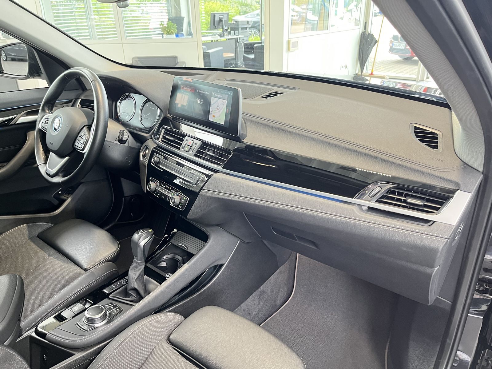 BMW X1 xDrive25e Sport Line - Samsaru's Car Outlet