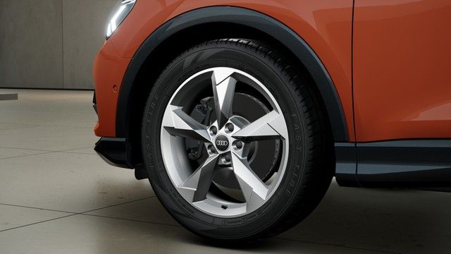 Audi Q3 40 TFSI quattro Advanced - Samsaru's Car Outlet
