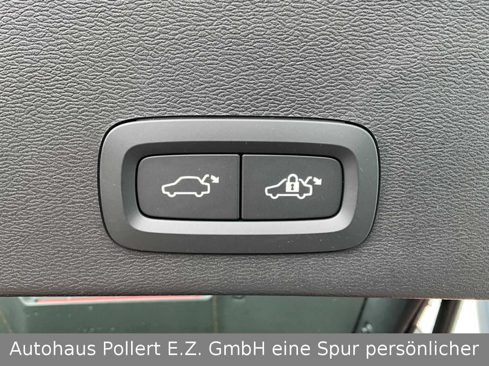 Volvo XC40 Pure Electric Plus
