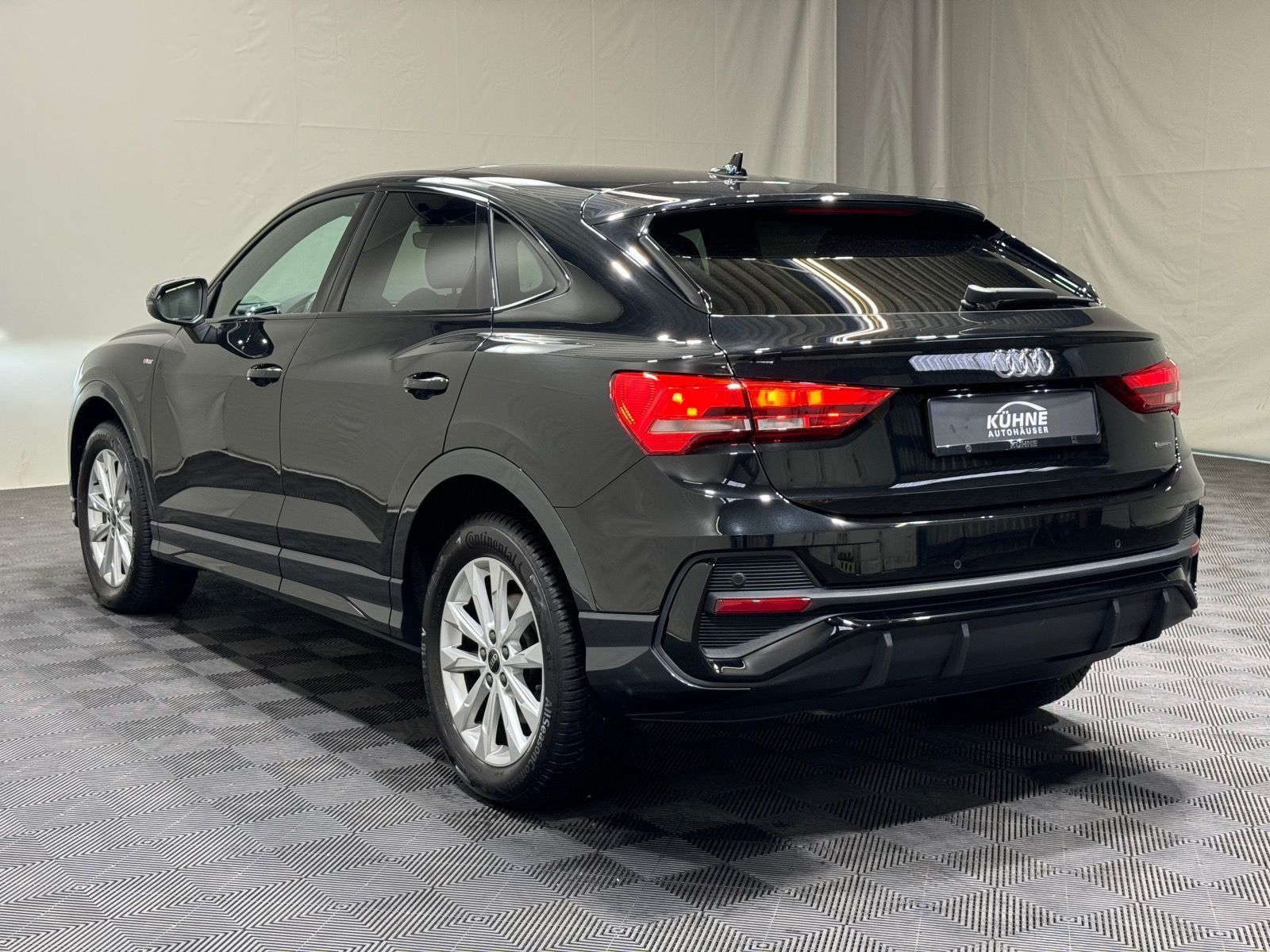 Audi Q3 Sportback 40 TFSI quattro S-Line - Samsaru's Car Outlet