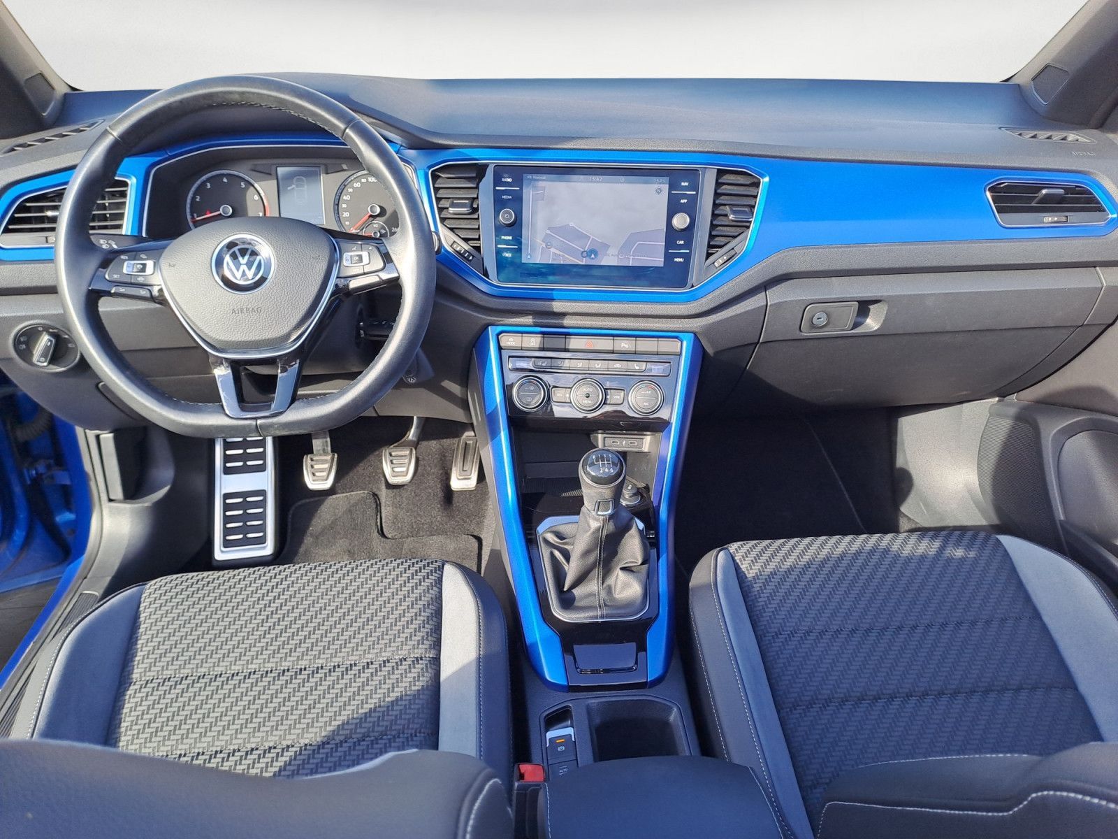 Volkswagen T-Roc R-Line 1.5 TSI - Samsaru's Car Outlet