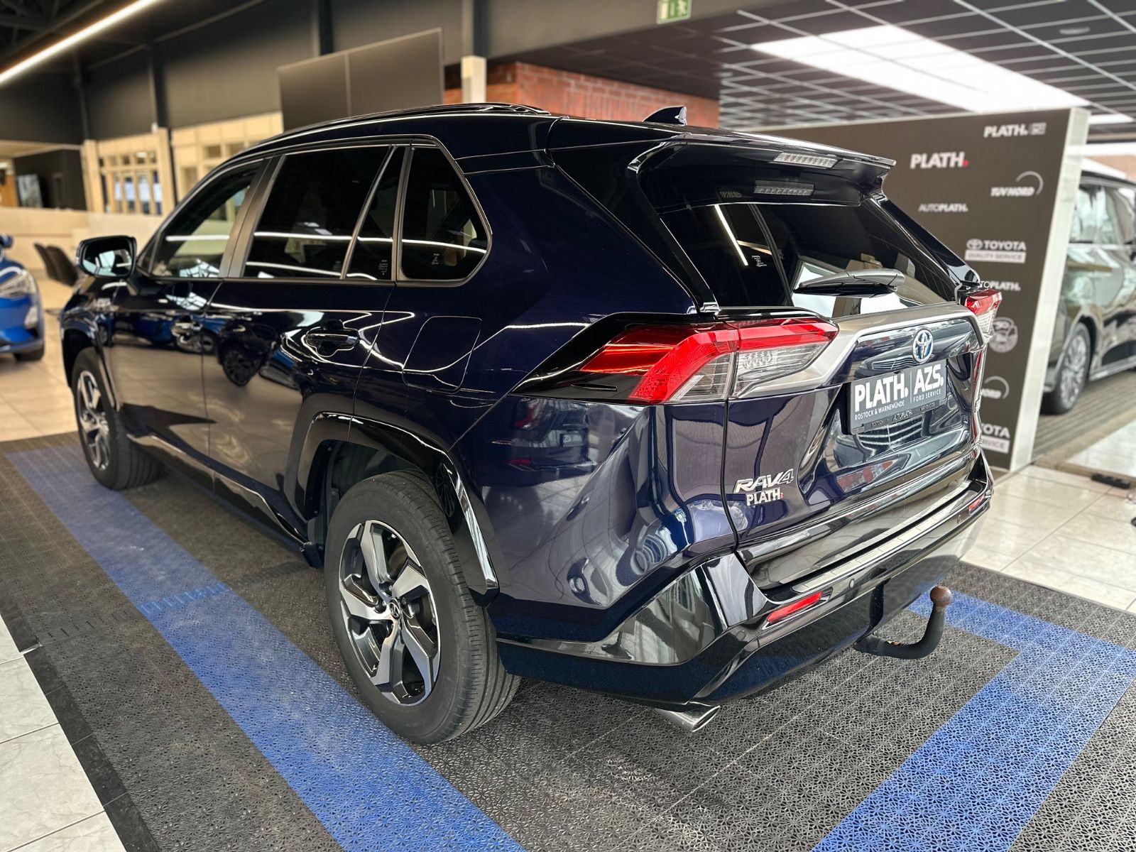 Toyota RAV4 Plug-in Hybrid 4x4 - Samsaru's Car Outlet