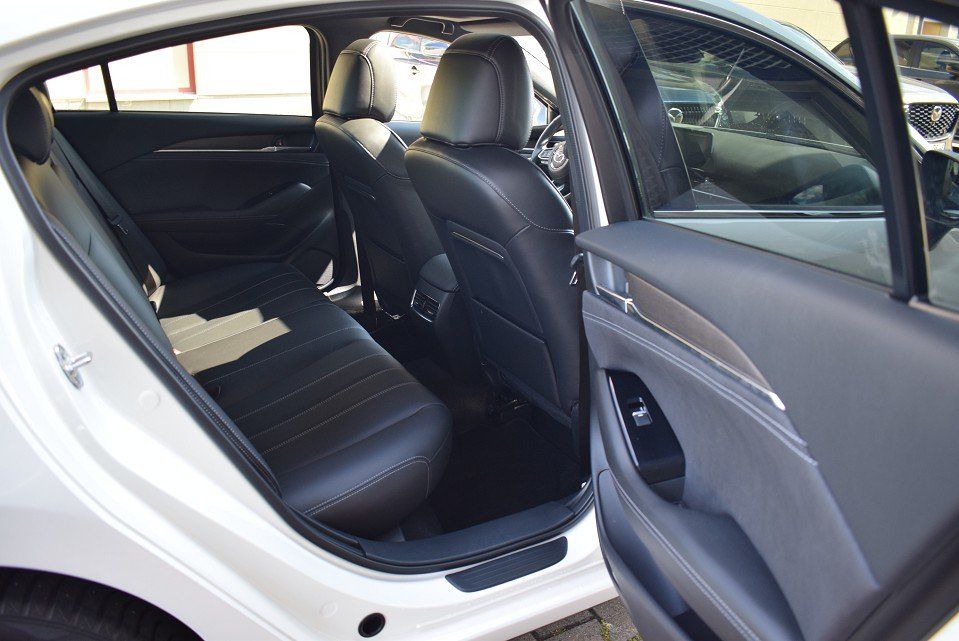 Mazda 6 Lim. 2.5 194PS Takumi Leder Bose Matrix-LED 36