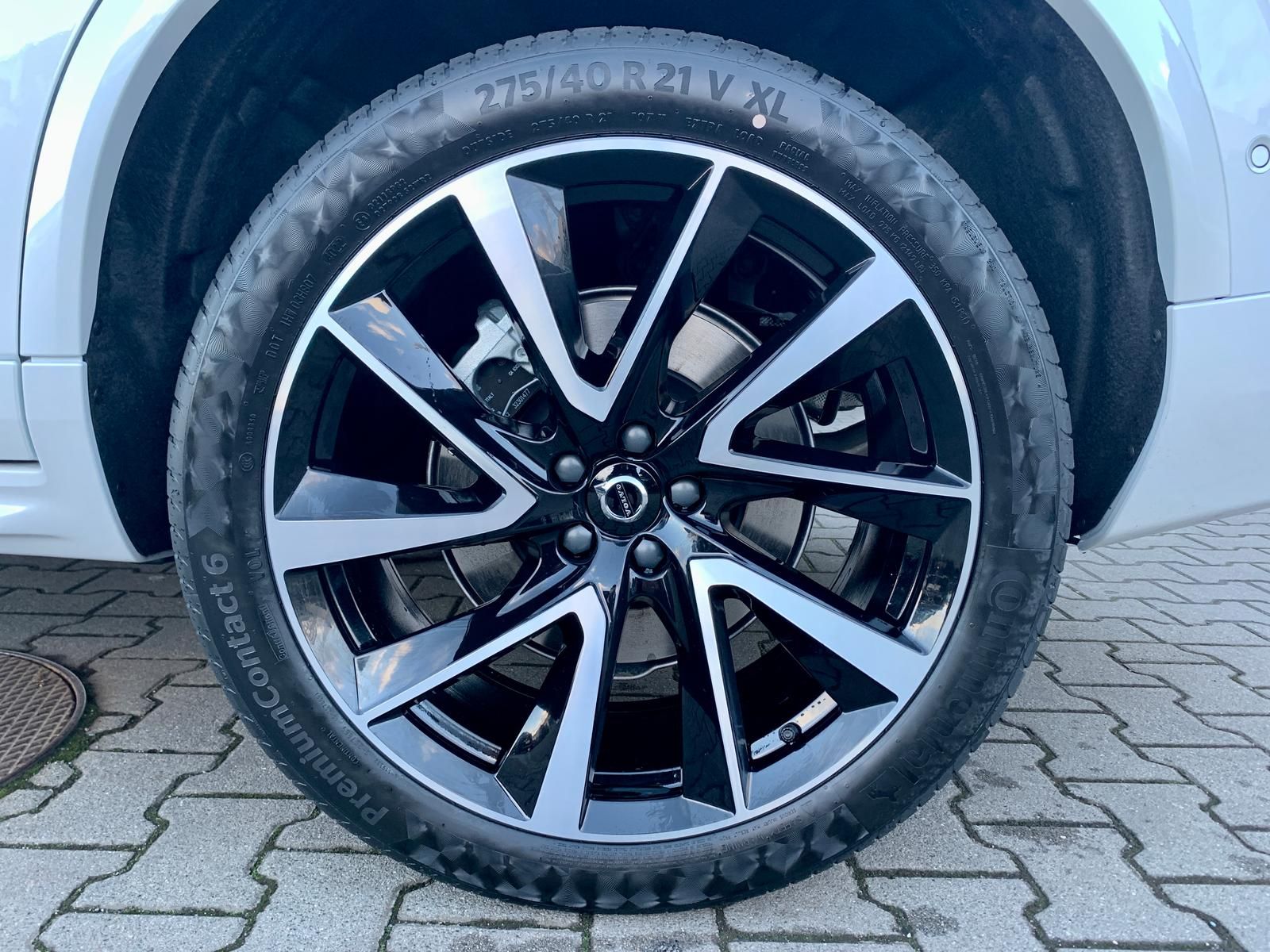 Volvo XC90 B5 AWD Plus Dark 360 AHK PANO STDHZ