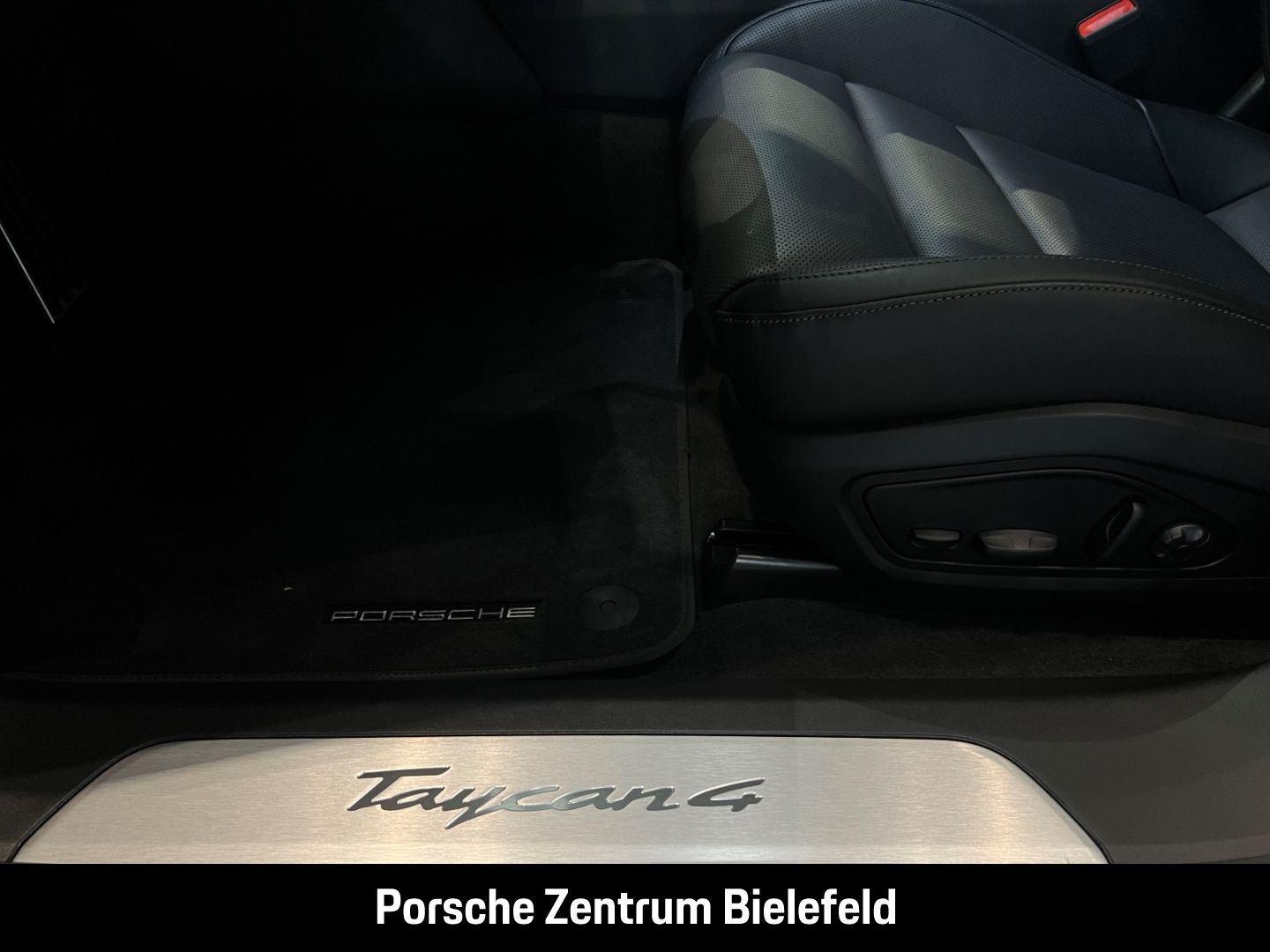 Porsche Taycan 4 Cross Turismo BOSE LED-Matrix Panorama
