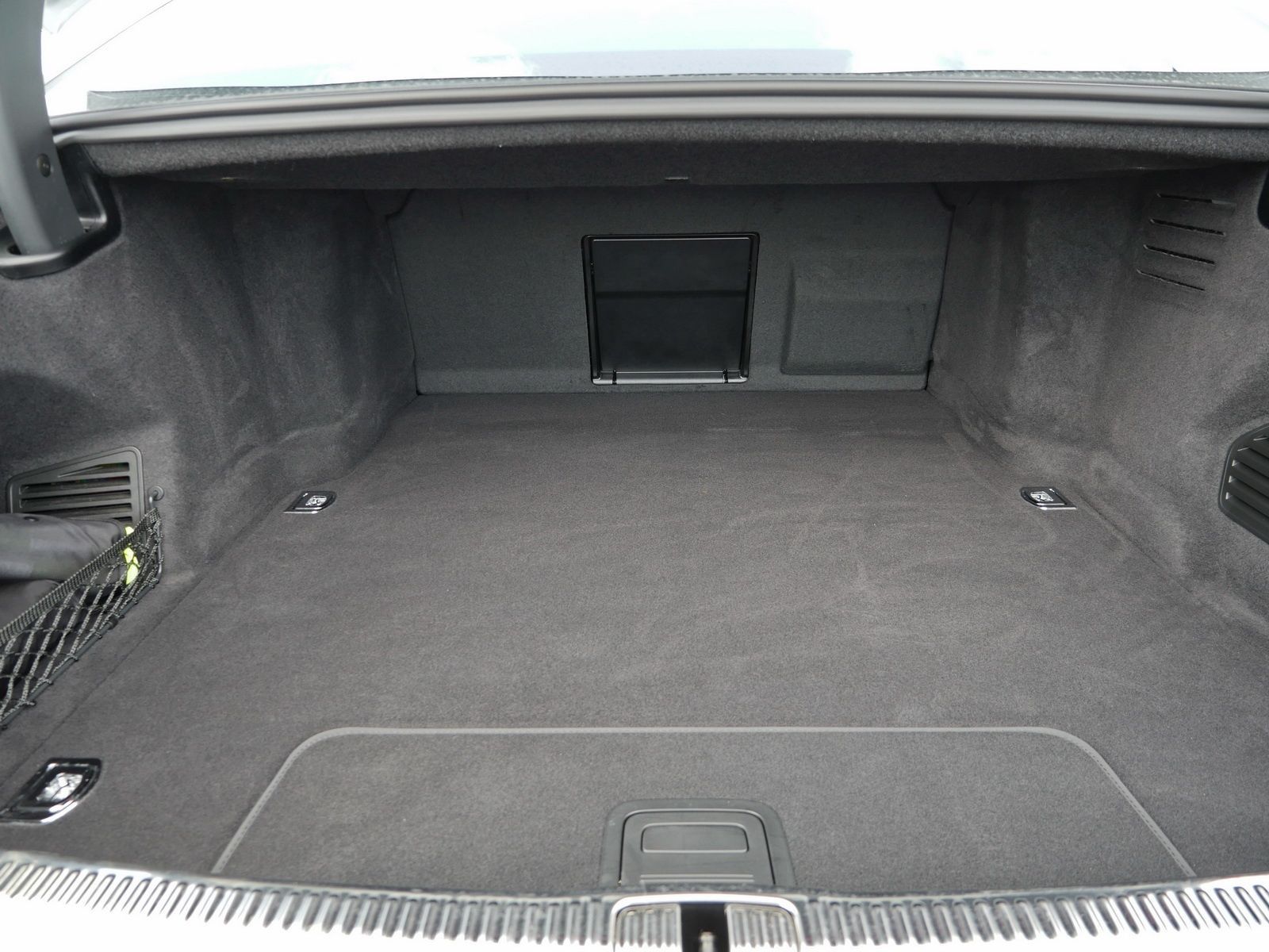 Audi A8 60 TFSI e quattro - Samsaru's Car Outlet