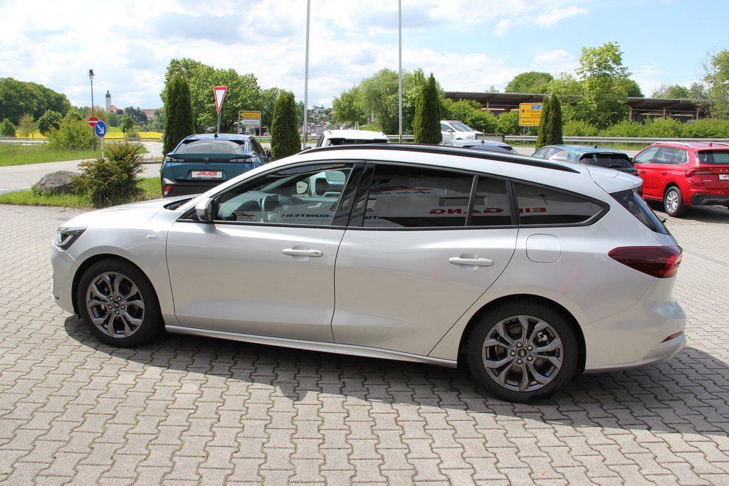 Ford Focus Turnier 155PS ST-LINE LED AdapTempomat CAM