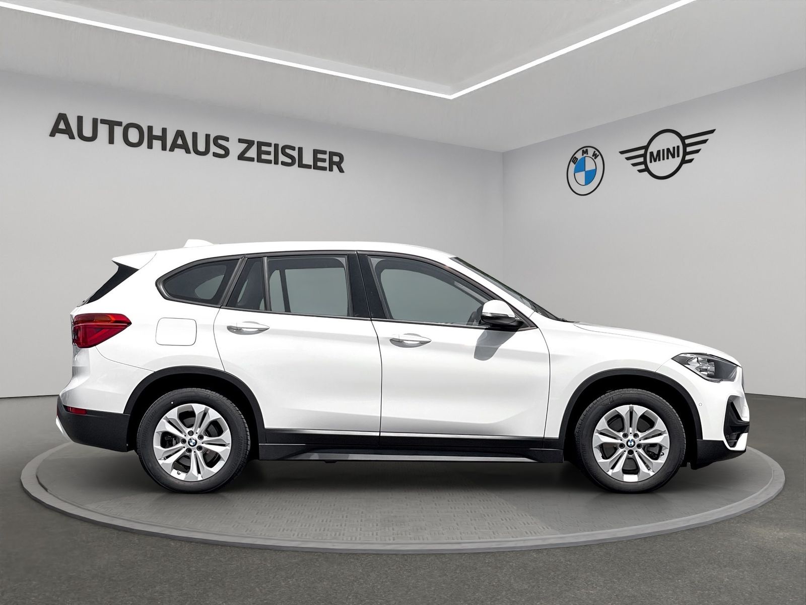 BMW X1 xDrive25e - Samsaru's Car Outlet