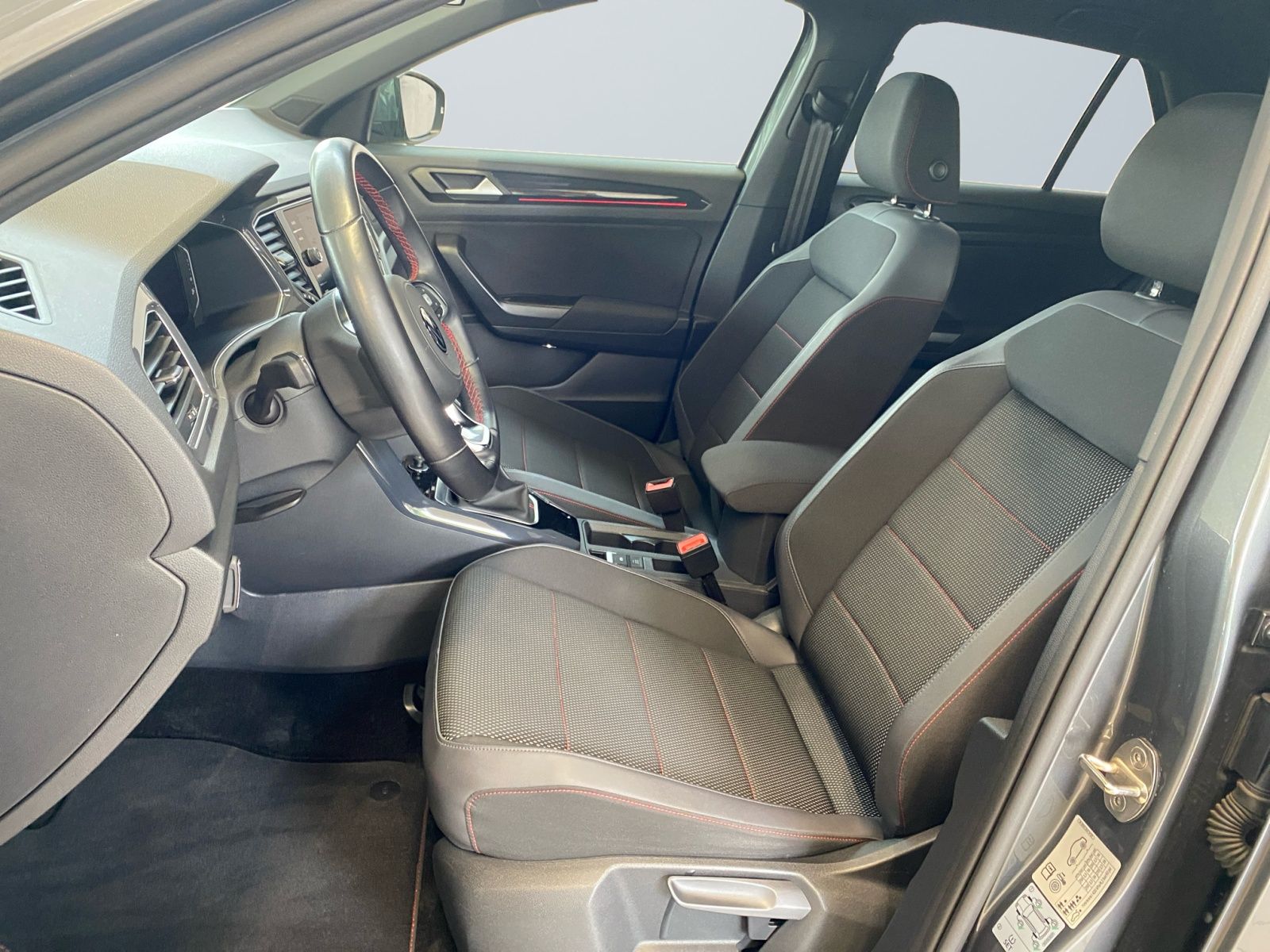 Volkswagen T-Roc Sport 1.5 TSI - Samsaru's Car Outlet