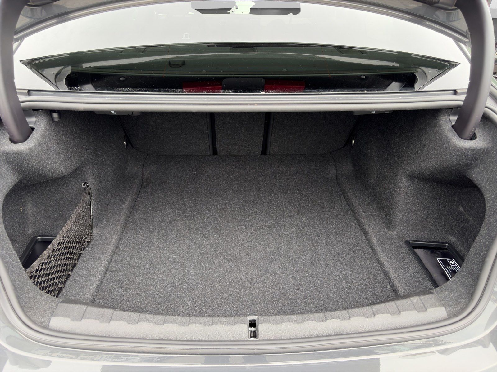 BMW 320i Limousine M-Sport Head-Up Glasdach DrivAss.