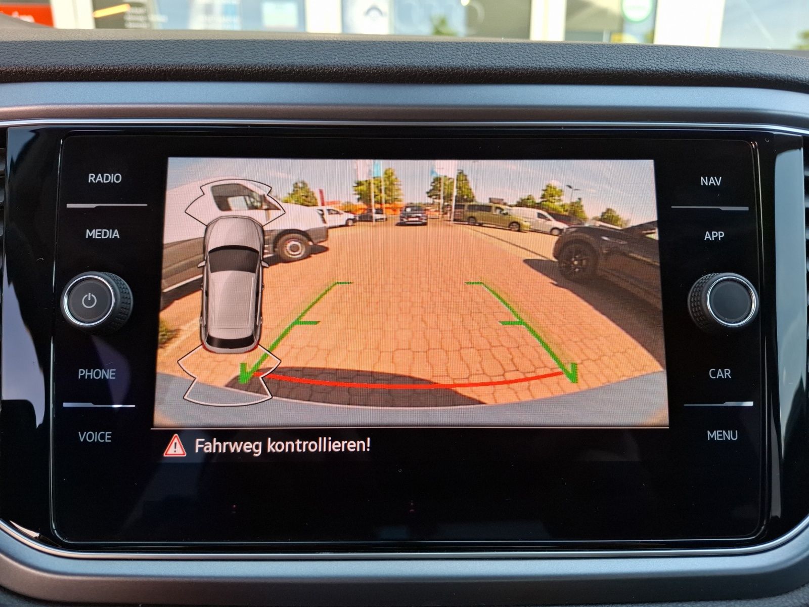 Volkswagen T-Roc TSI Active DSG - Samsaru's Car Outlet