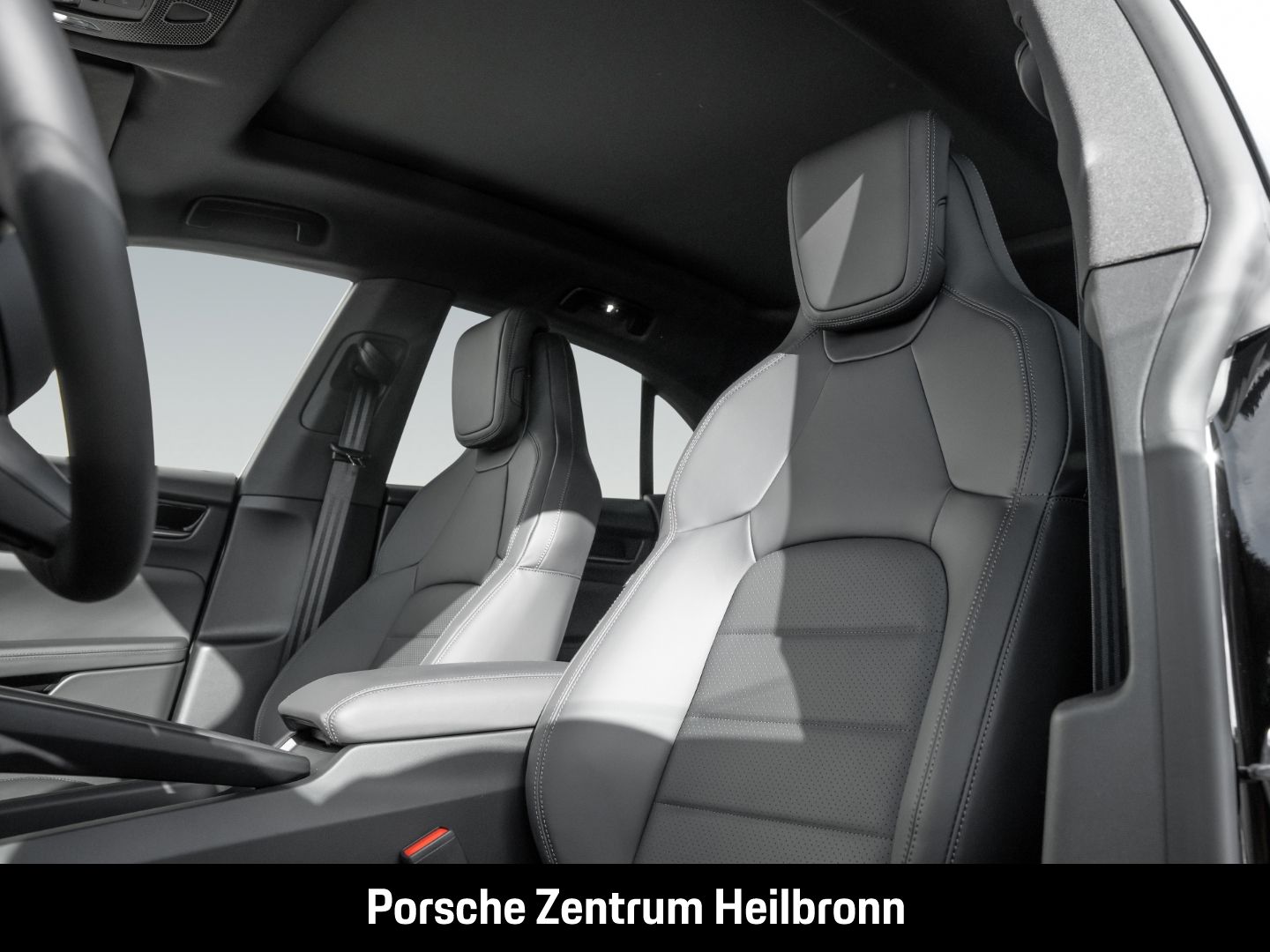 Porsche Macan 4 Surround-View LED-Matrix Abstandstempoma
