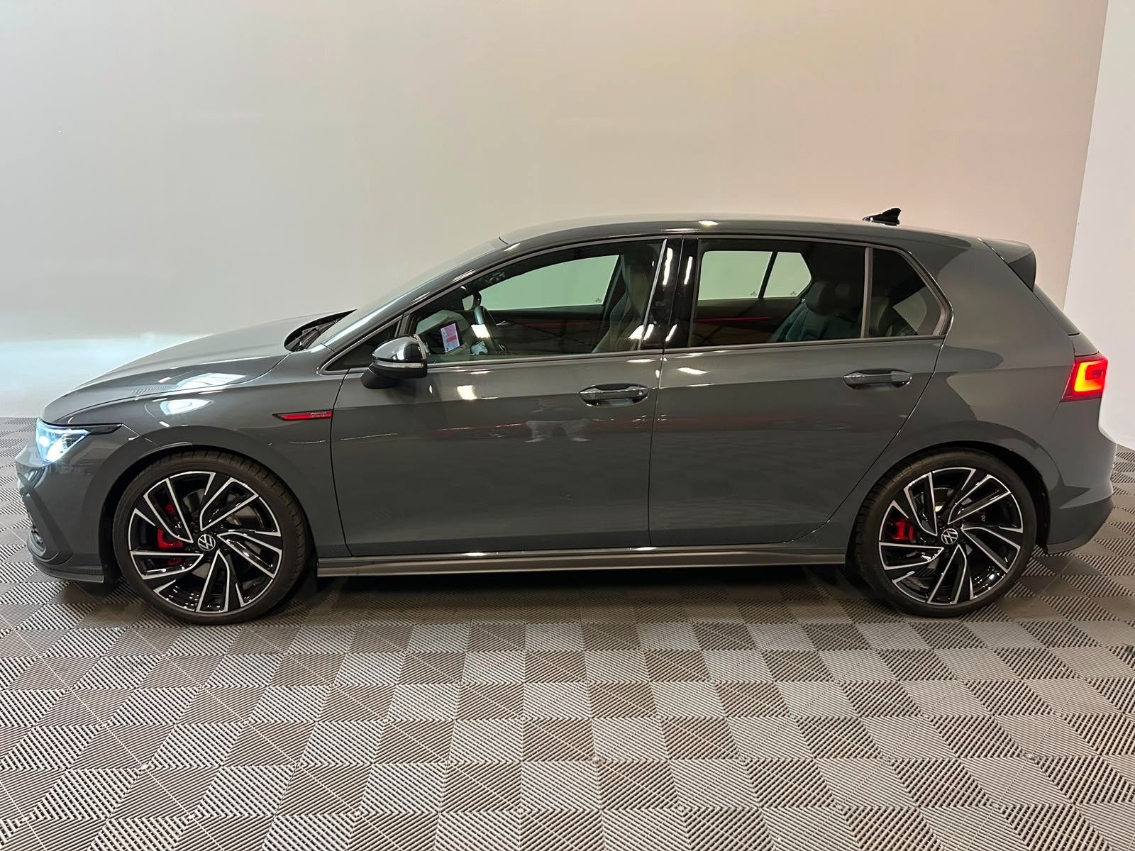 Volkswagen Golf VIII Lim. GTI  245PS *ACC-VirtCo-AHK-H&K*