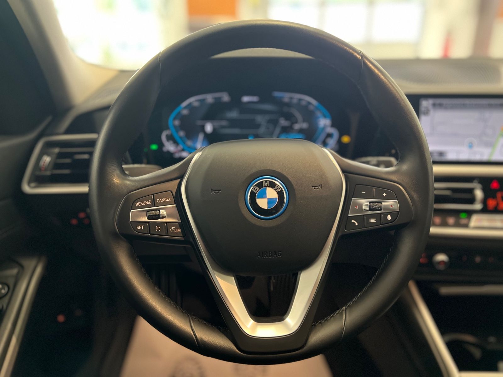 BMW 320e Advantage Aut - Samsaru's Car Outlet