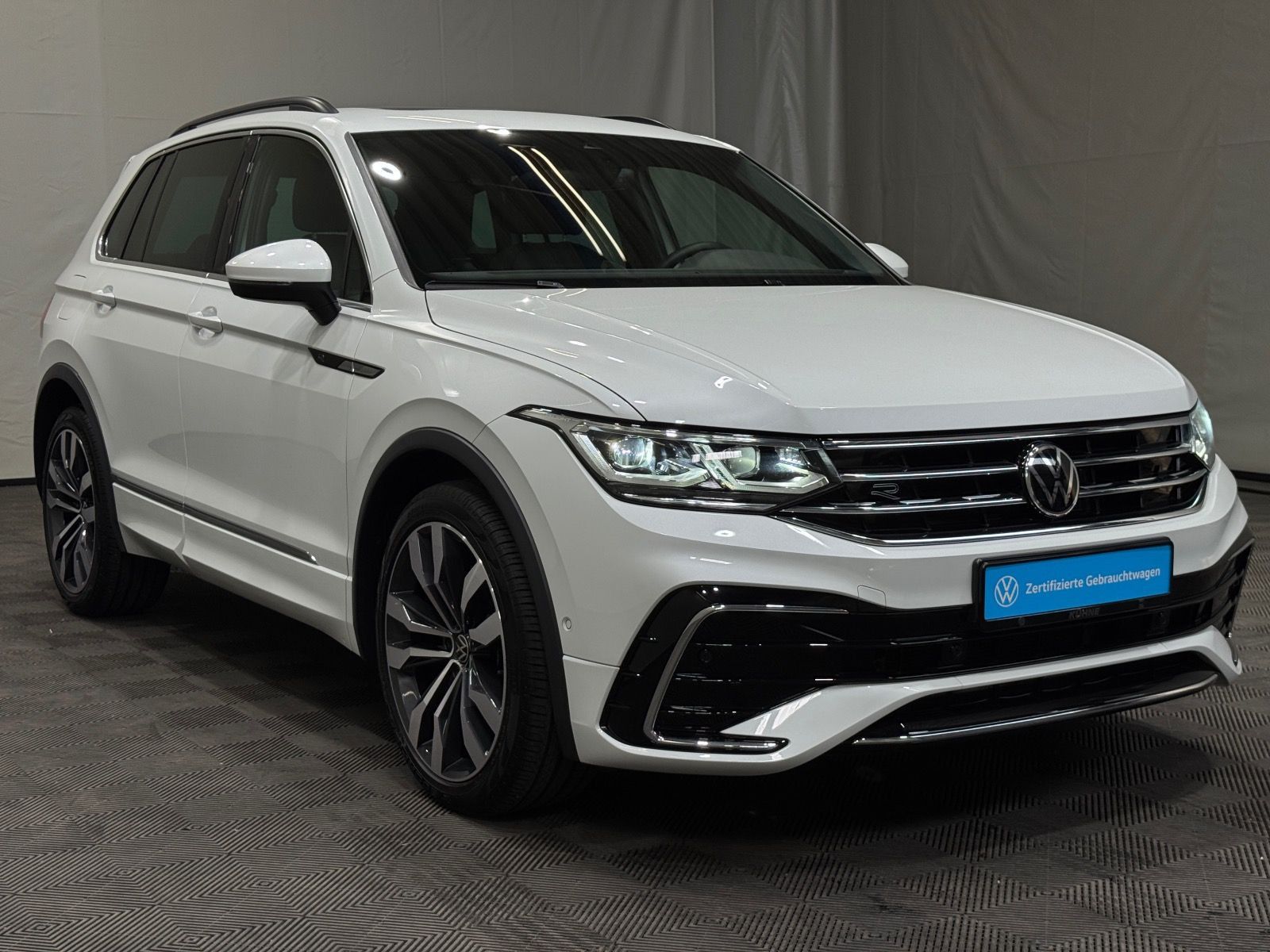 Volkswagen Tiguan R-Line 2.0 TDI DSG 4M - Samsaru's Car Outlet