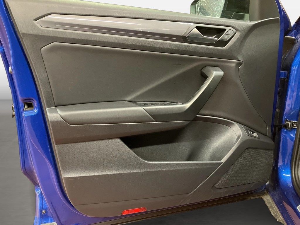 Volkswagen T-Roc 2.0 TSI 4Mot DSG R line - Samsaru's Car Outlet
