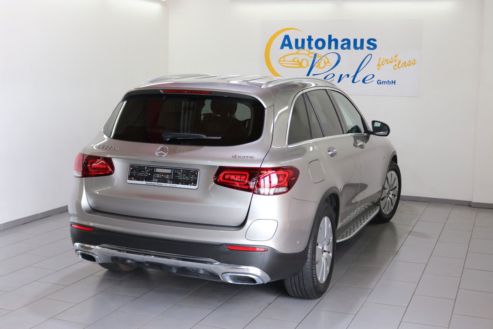 Mercedes-Benz GLC 300 DE 4M"AIRMATIC"DISTR+"AHK"MASSAGE"MBEAM"