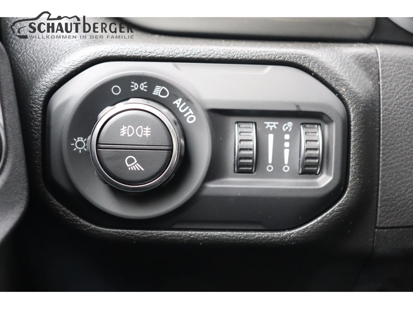 Jeep Gladiator Overland 4WD AHK, 3,5t AHK