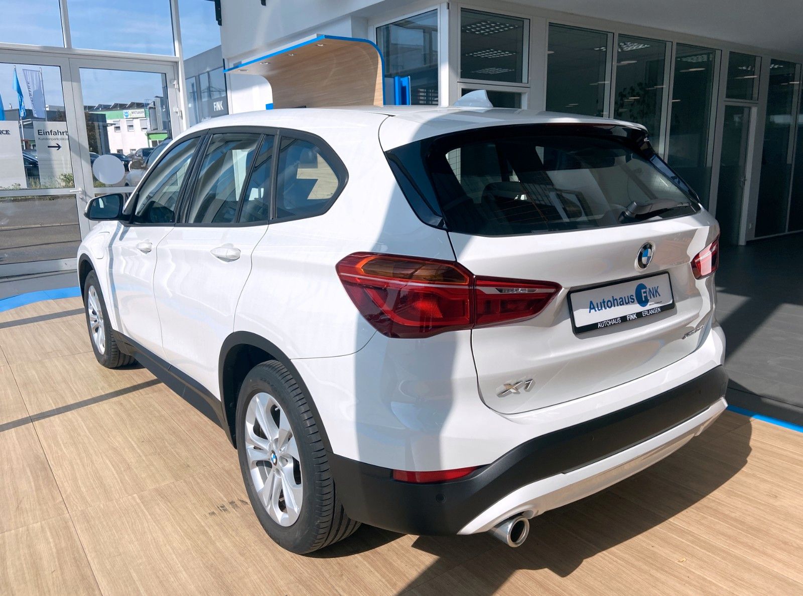 BMW X1 xDrive25e - Samsaru's Car Outlet