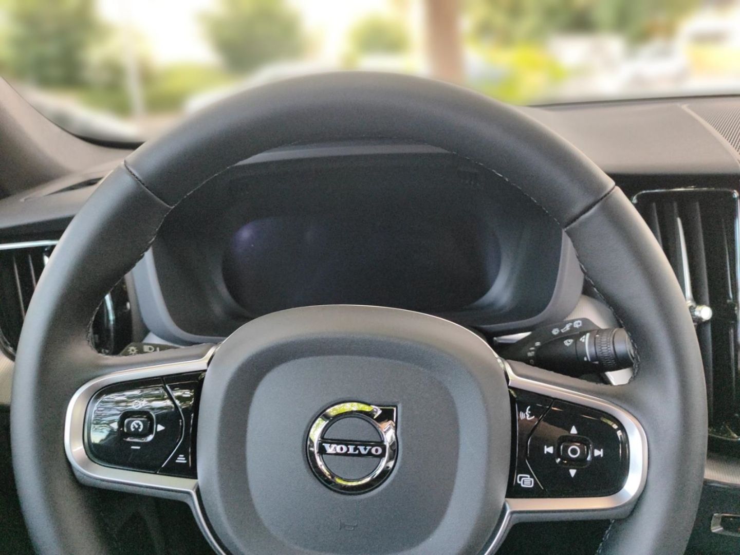 Volvo XC60 Recharge T6 AWD Plug-In-Hybrid Plus Dark Ha