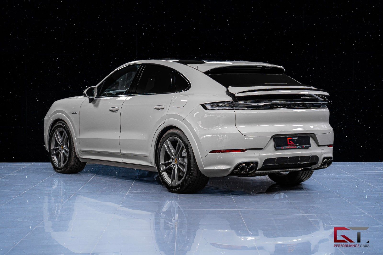 Porsche Cayenne E-Hyb Coupé 2025 Club SportDesign 18 Way