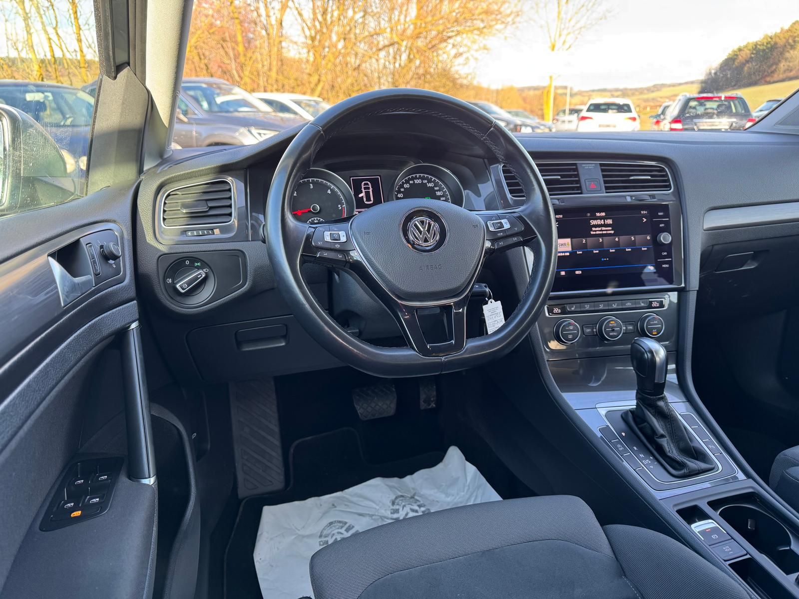 Volkswagen Golf VII Variant 2.0 TDI Comfortline - Samsaru's Car Outlet