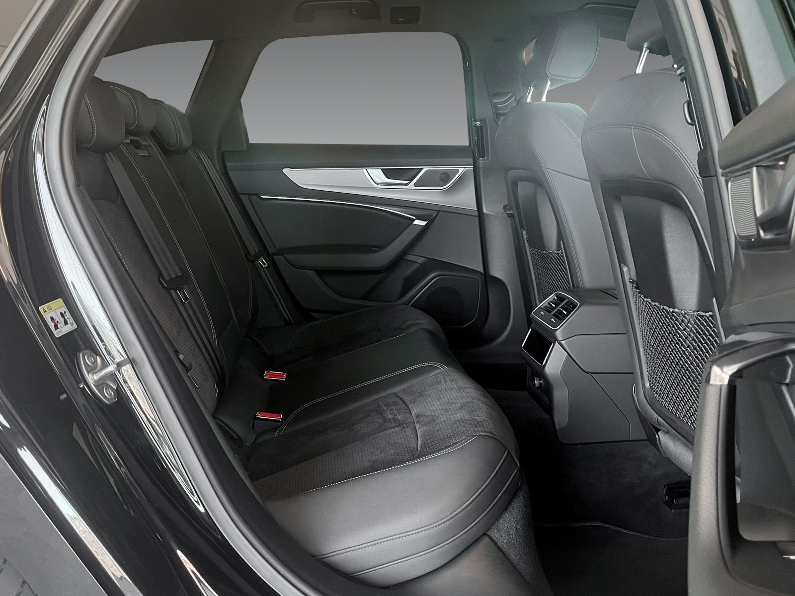 Audi A6 Avant 55 TFSIe quattro sport S tronic - Samsaru's Car Outlet