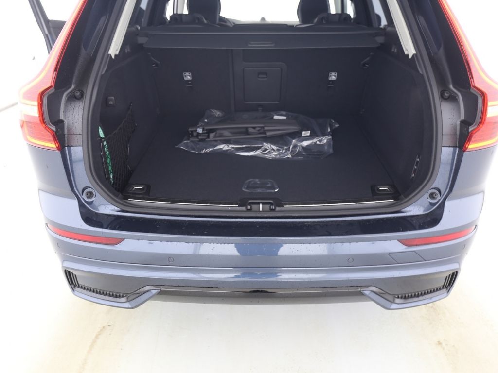 Volvo XC60 Ultra Dark AWD B5 Benzin EU6d HUD AD AHK Di