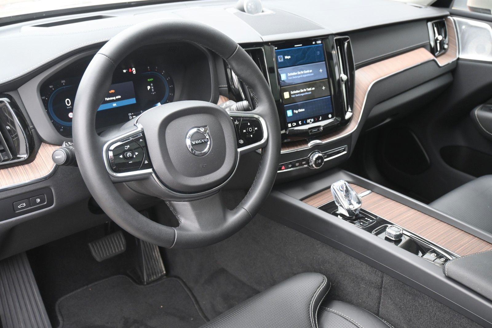 Volvo XC60 T8 Ultimate Bright RC Plug-In B&W*LUFT*360°