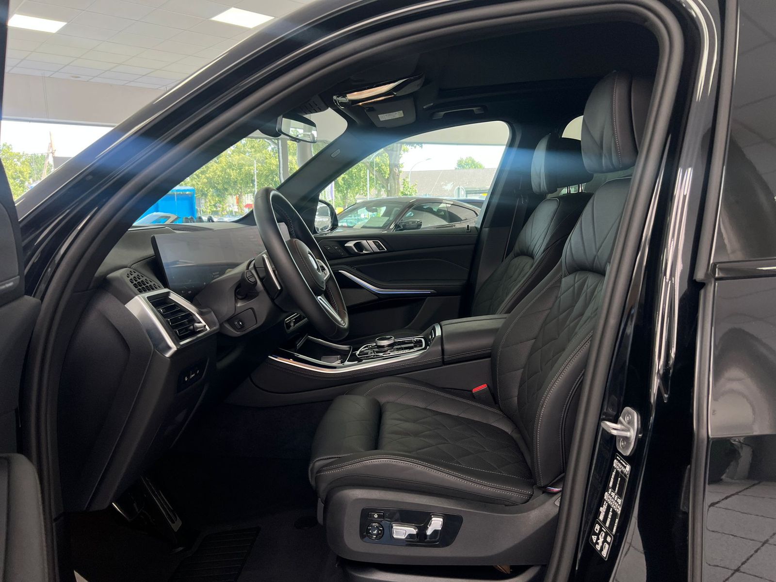 BMW X5 M60 i xDrive*PANO*STHZG*MASSAGE*LUFT*HUD*360°