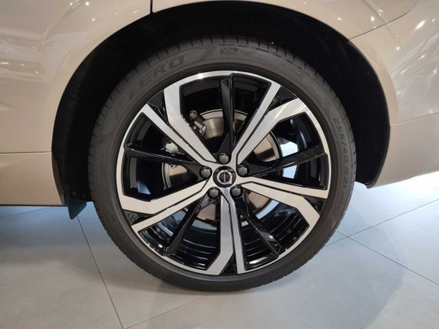 Volvo XC60 Plus Diesel, B4 AWD Mild-Hybrid, Dark Luftf