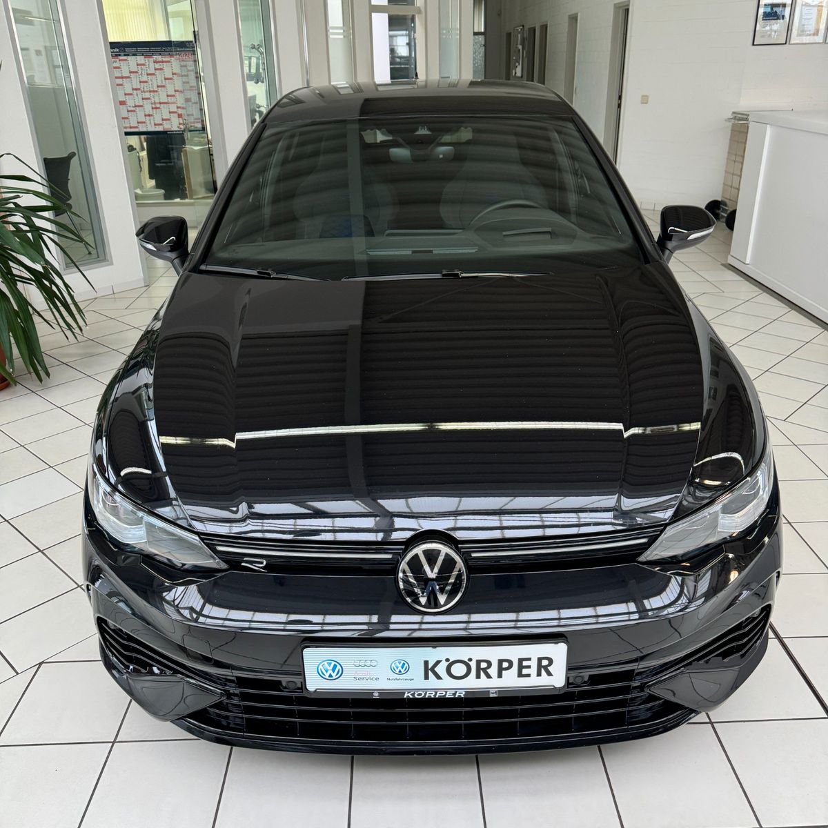 Volkswagen Golf VIII R 4Motion - Samsaru's Car Outlet