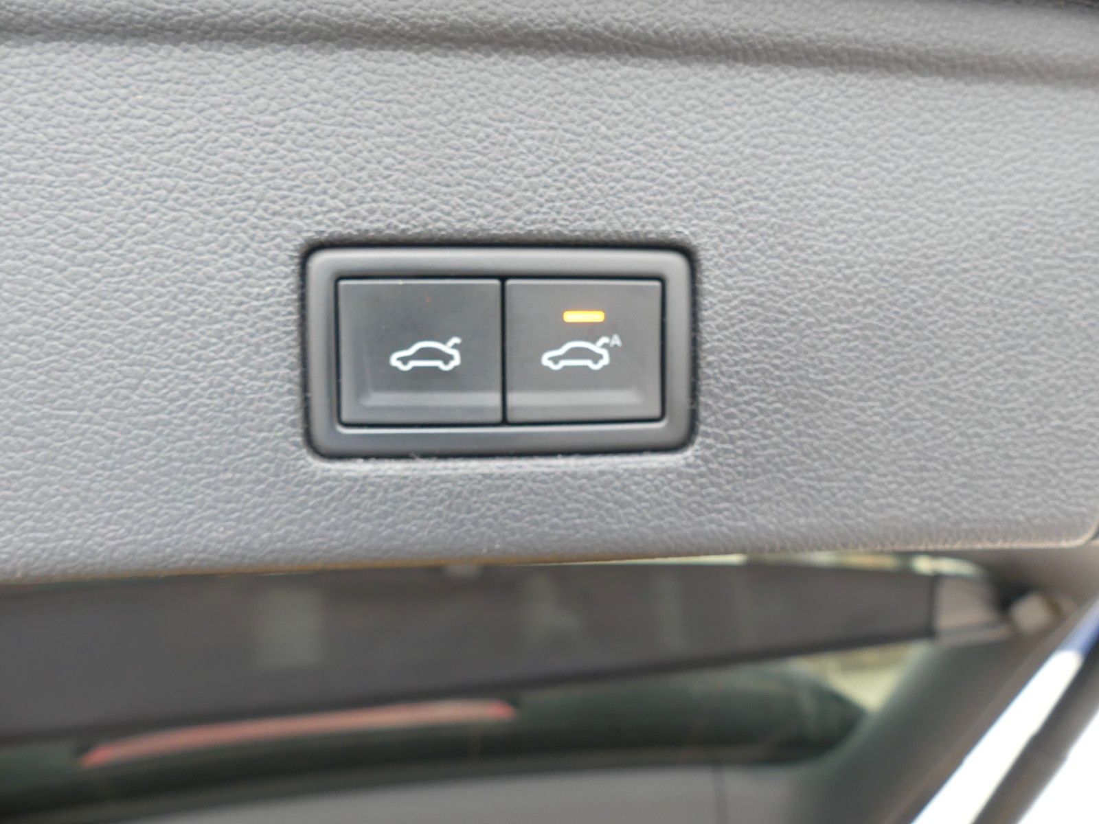 Volkswagen Touareg Elegance 4Motion - Samsaru's Car Outlet