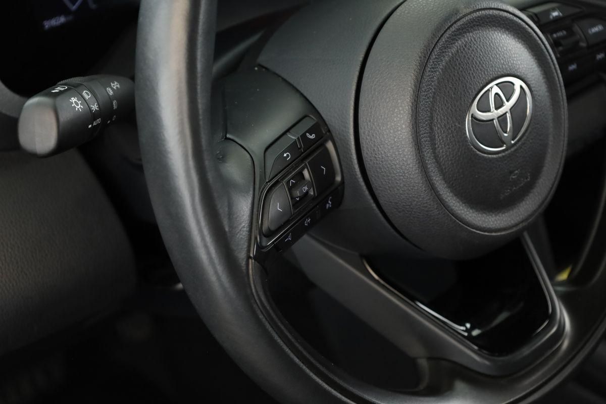 Toyota Yaris Cross CVT Team D LED Navi SHZ iACC Kam 17"