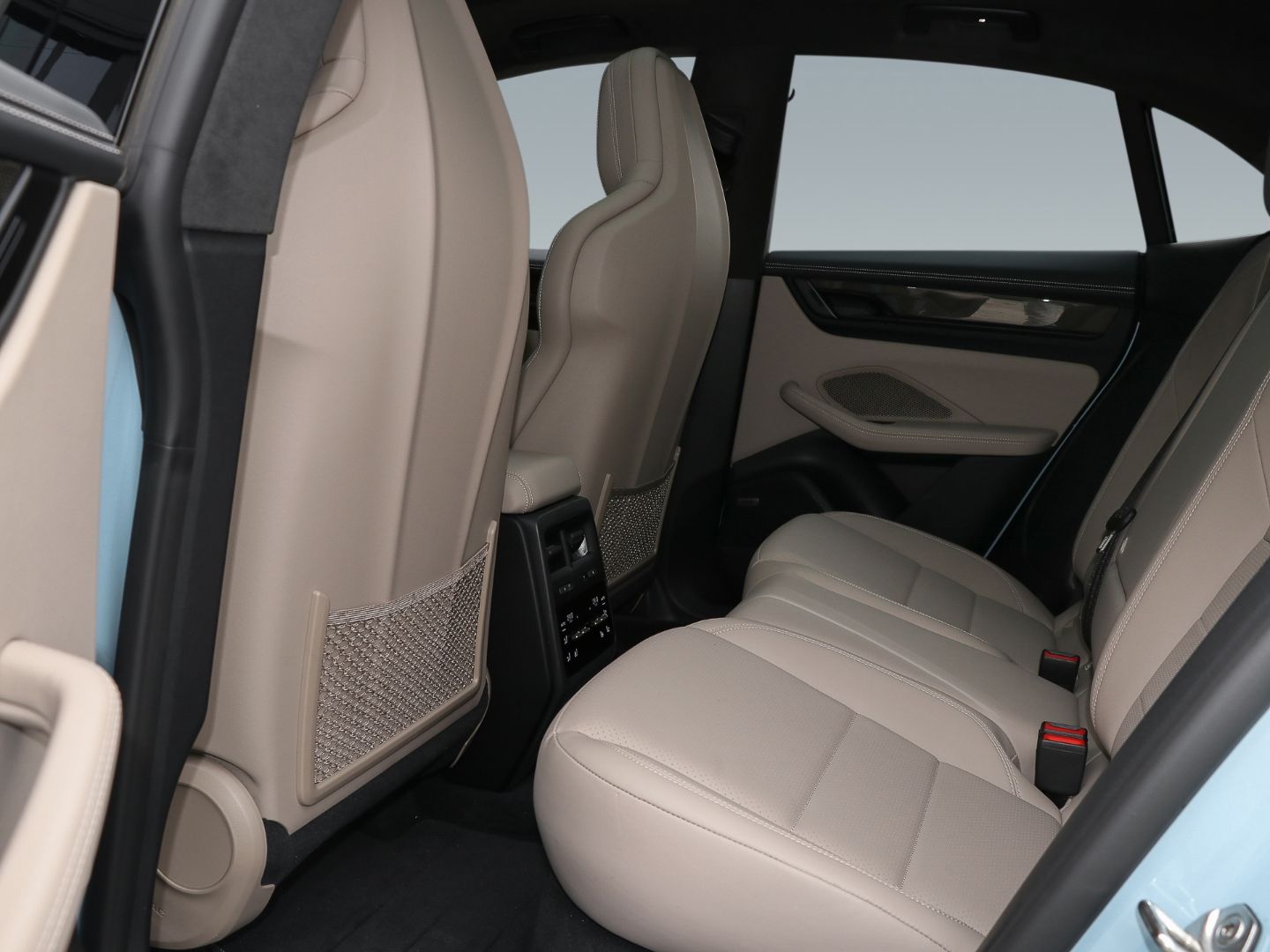 Porsche Macan Turbo InnoDrive HA-Lenkung Surround View
