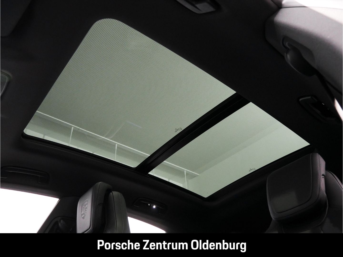Porsche Macan Electric 4 Luftfed AHK BOSE Pano Matrix LE