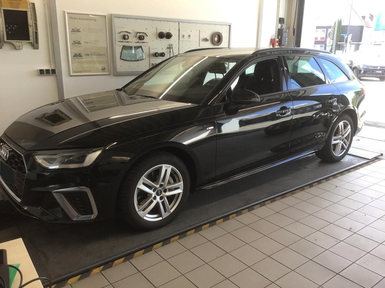 Audi A4 Avant 40 TDI quattro S tronic S-Line - Samsaru's Car Outlet