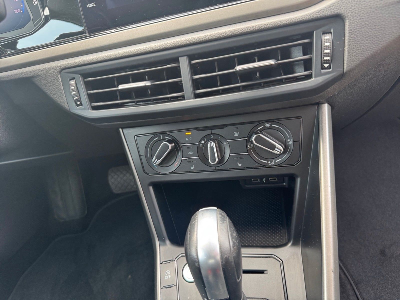 Volkswagen Polo VI Comfortline 1.0TSI - Samsaru's Car Outlet