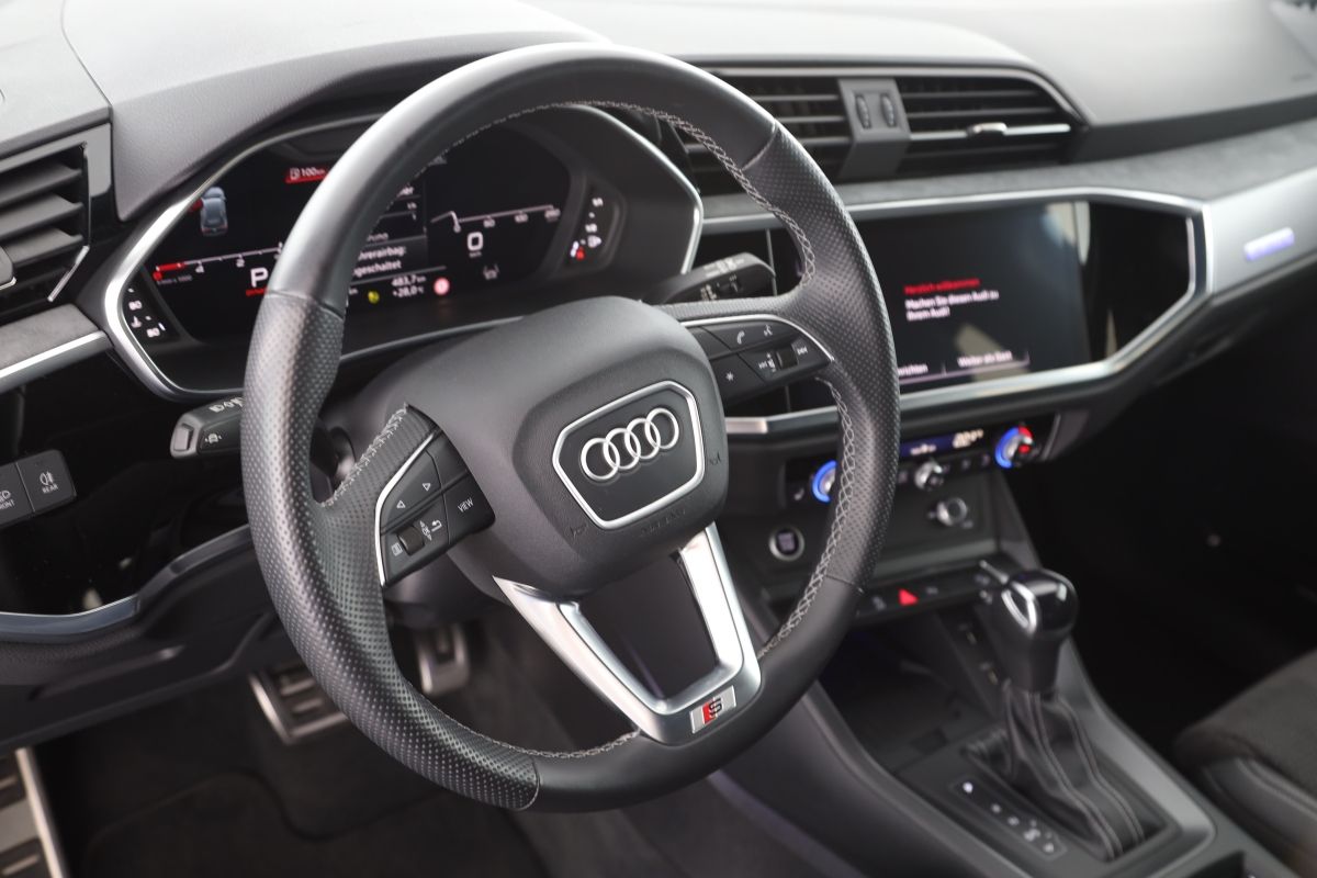 Audi Q3 40 TDI quattro S line - Samsaru's Car Outlet