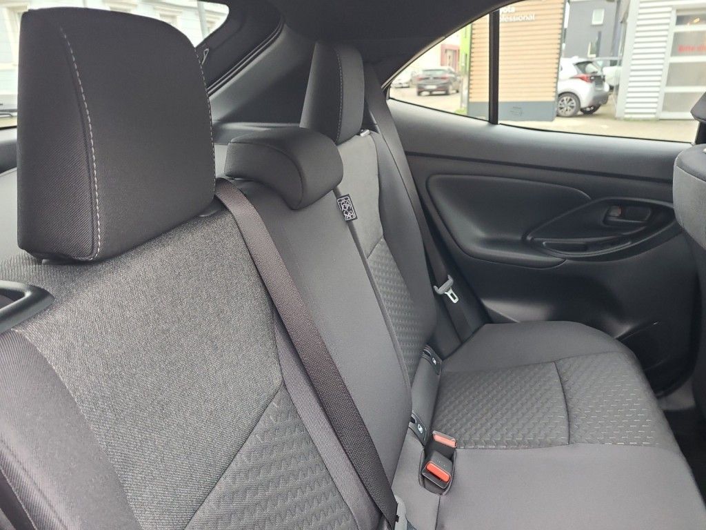 Toyota Yaris Cross Hybrid 130 1.5 VVT-i Black & White
