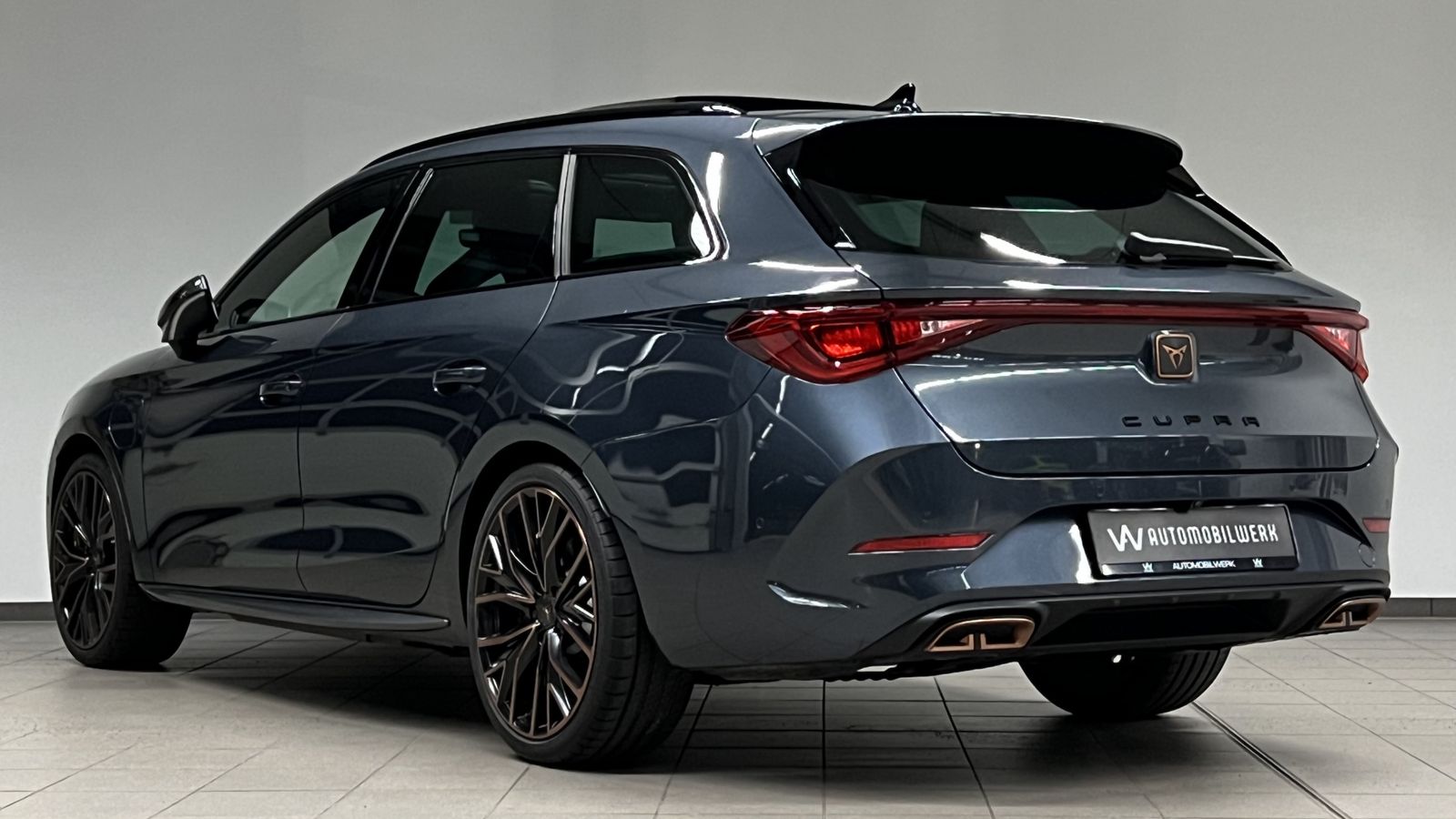 Cupra Leon Sportstourer VZ e-Hybrid - Samsaru's Car Outlet
