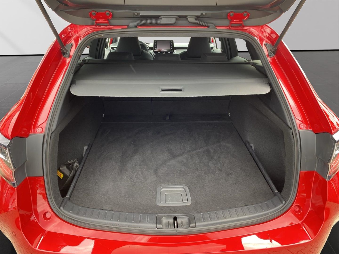 Toyota Corolla 1.8 TS Hybrid - Samsaru's Car Outlet