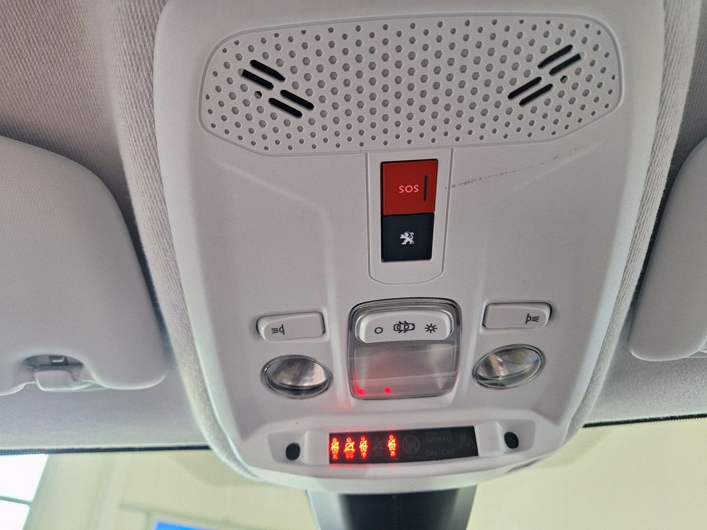 Peugeot e-208 Allure - Samsaru's Car Outlet