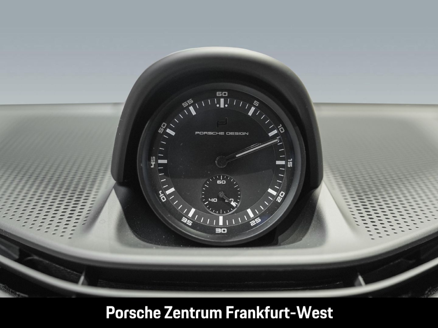 Porsche Taycan GTS Hinterachslenkung 21-Zoll Panoramadac